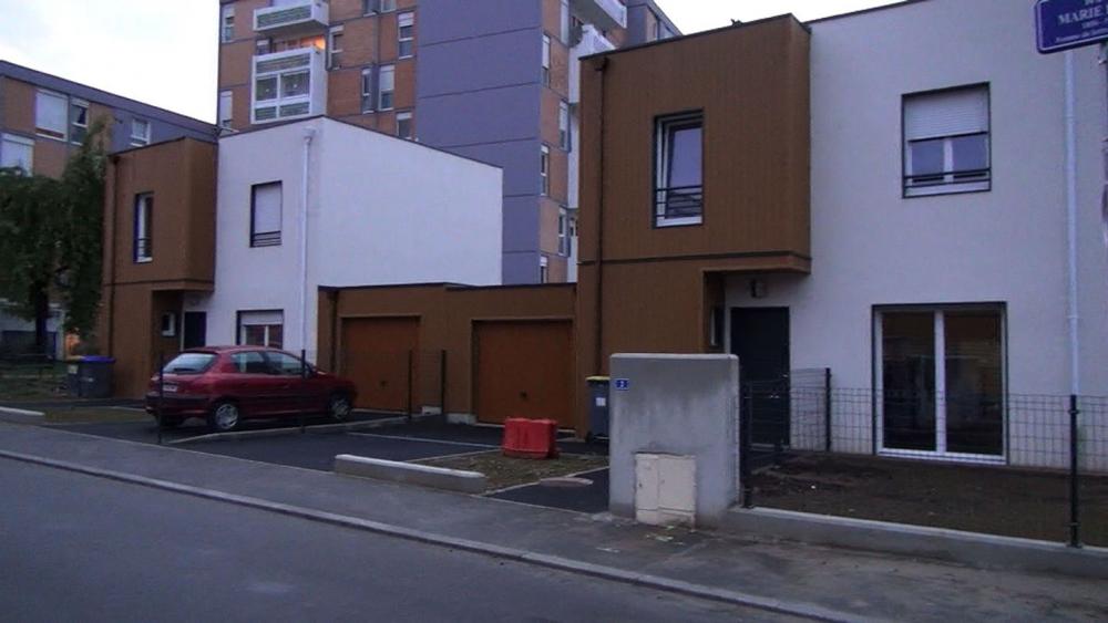 Rue Marie Hart et avenue Montesquieu, huit maisons modulaires ont été installées.